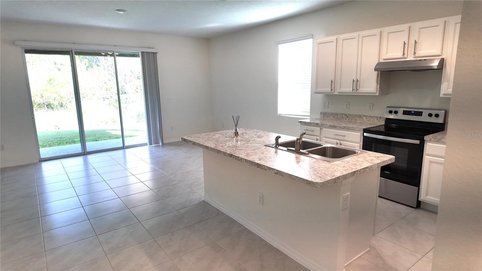 ATRIA/RIDGEWOOD LAKES - Residential Lease