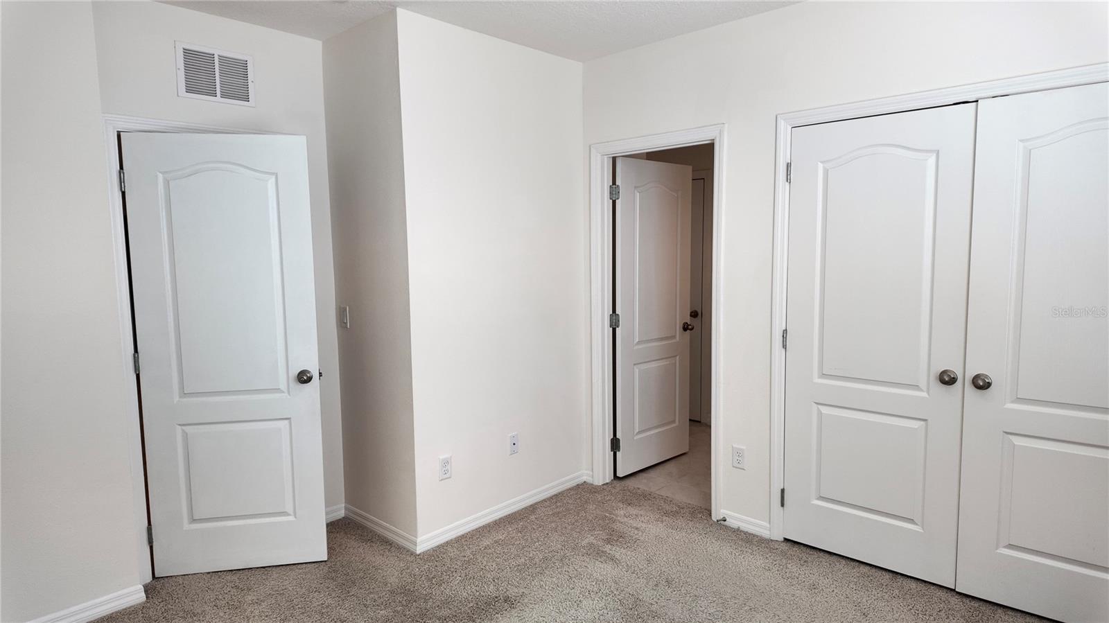 ATRIA/RIDGEWOOD LAKES - Residential Lease