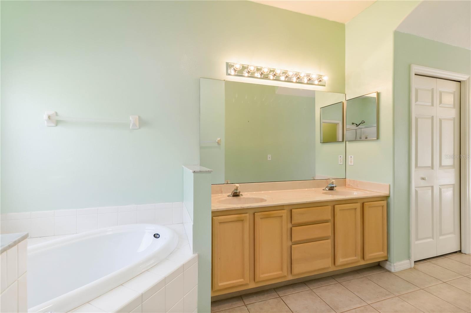 CAMELOT UNIT 4 - Residential