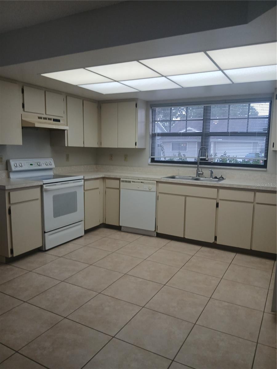 TALL PINES ESTATES PH IV - Residential Lease