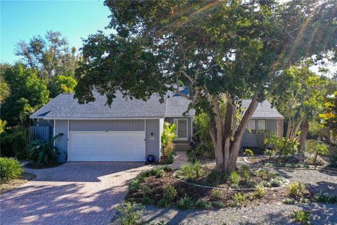 Photo of 5324 Siesta Court, Sarasota, FL 34242 (MLS # A4682581)