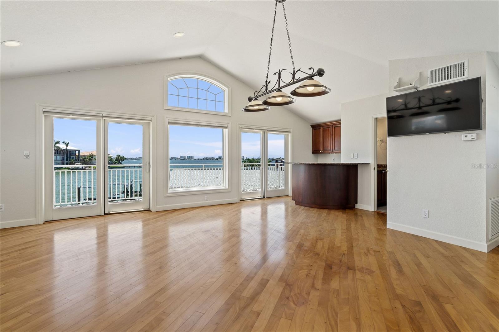 5433 OAKHURST DRIVE