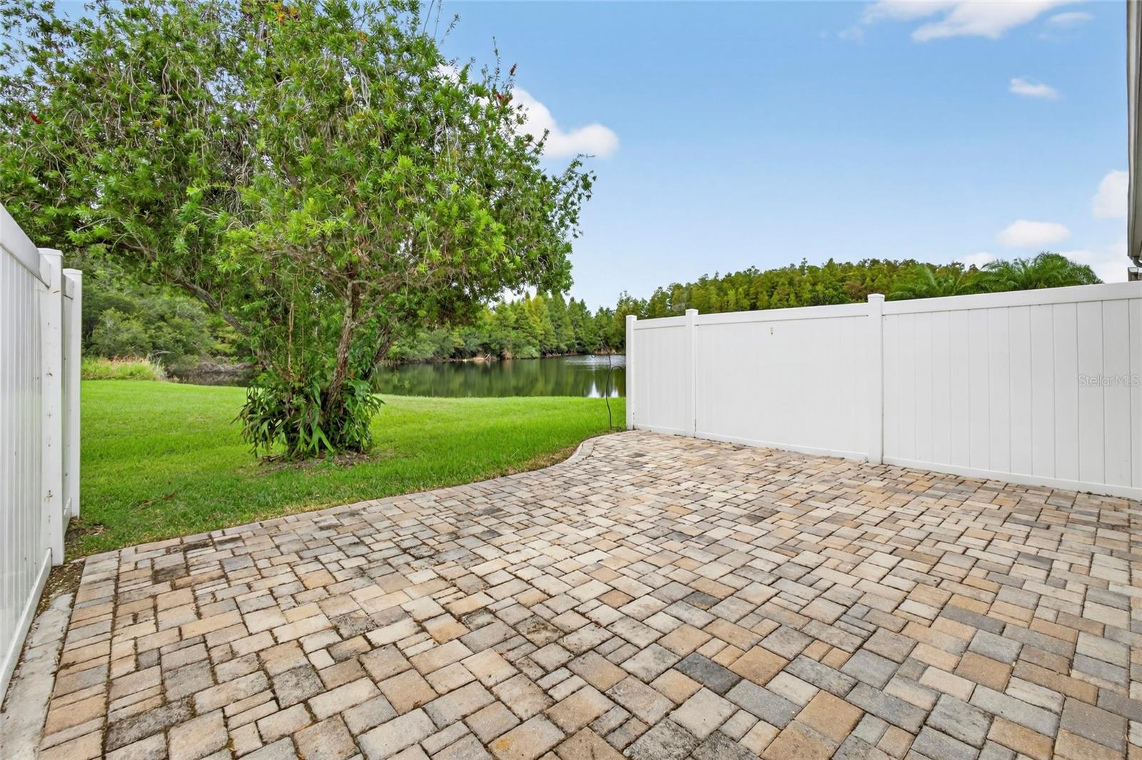 SUN KETCH TWNHMS AT CYPRESS LAKES - Residential Lease