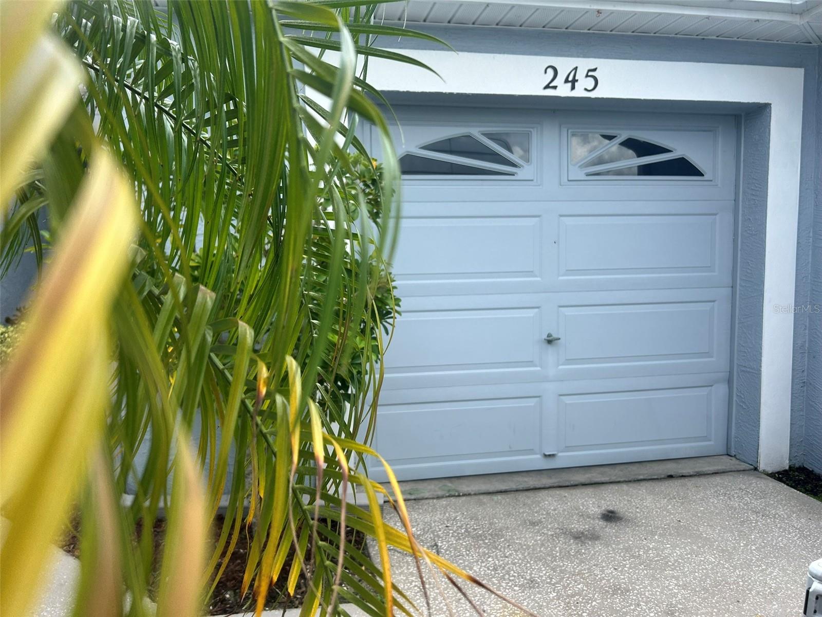 SUN KETCH TWNHMS AT CYPRESS LAKES - Residential Lease