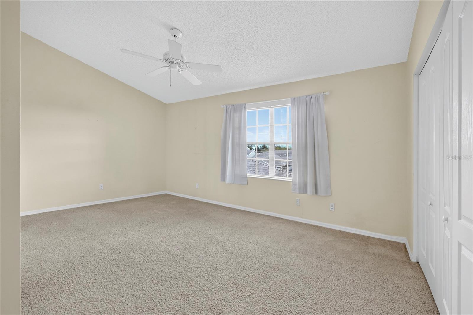 SUN KETCH TWNHMS AT CYPRESS LAKES - Residential Lease