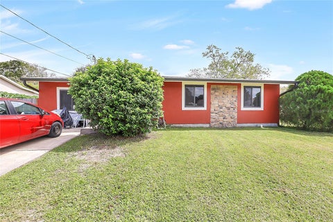 21 S Palm Avenue, Kissimmee, FL 34741