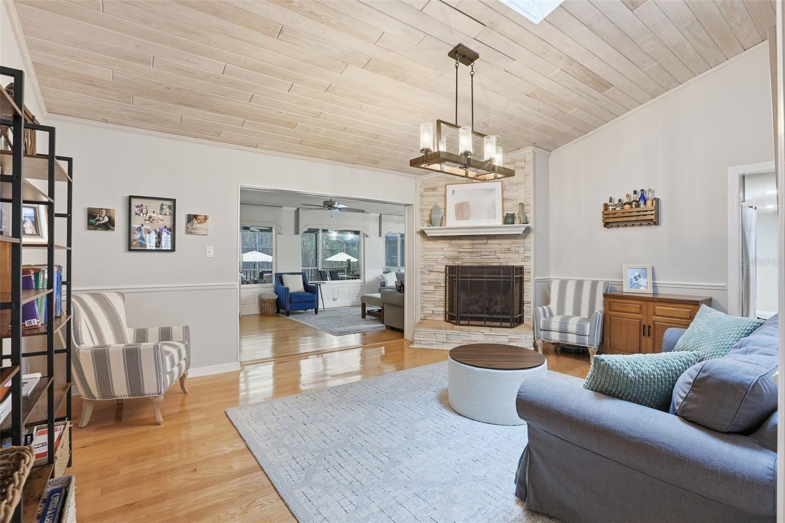 COUNTRYSIDE - Residential