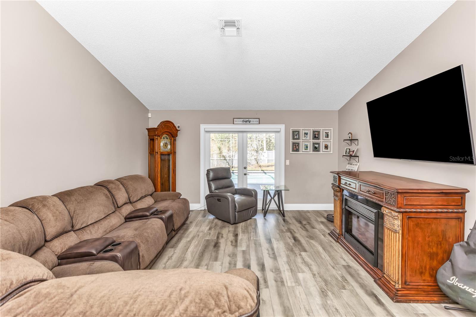 GLEN ABBEY - Residential