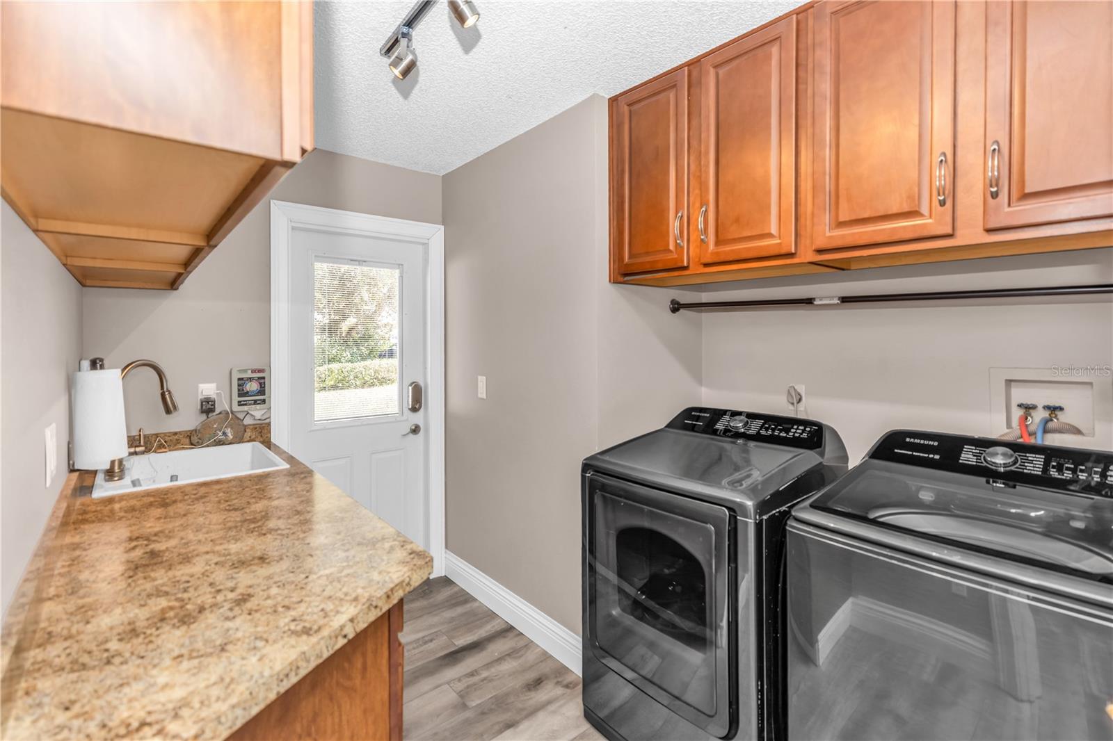 GLEN ABBEY - Residential