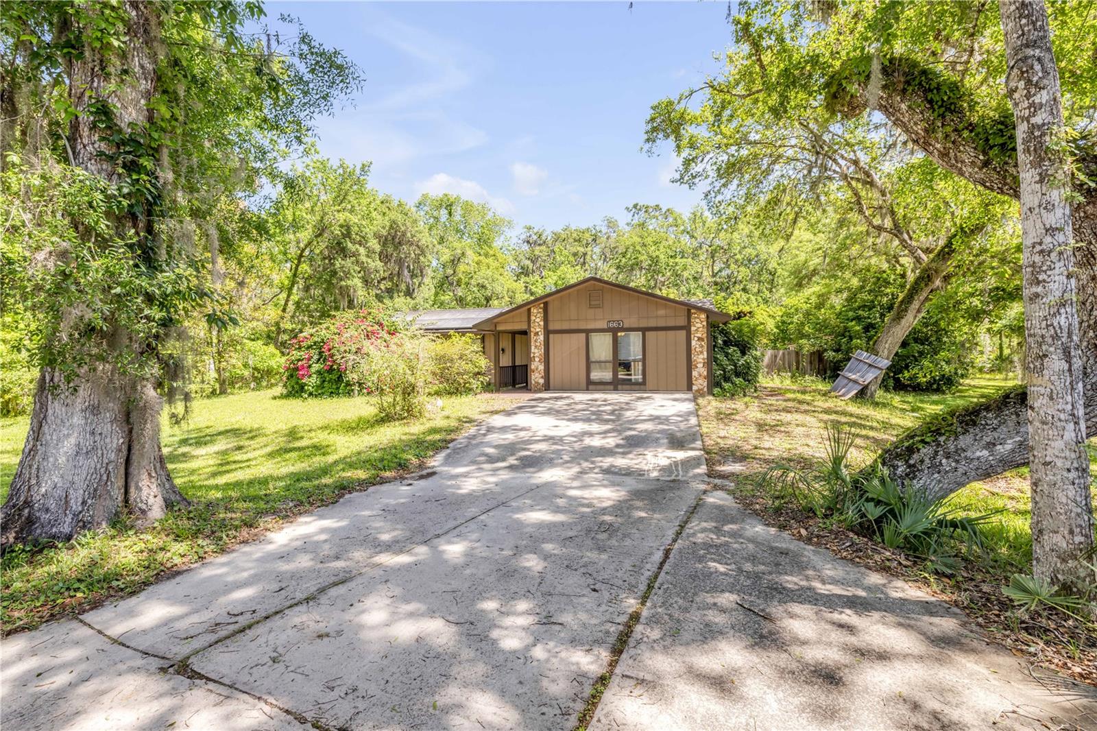 1663 HIDEAWAY LANE