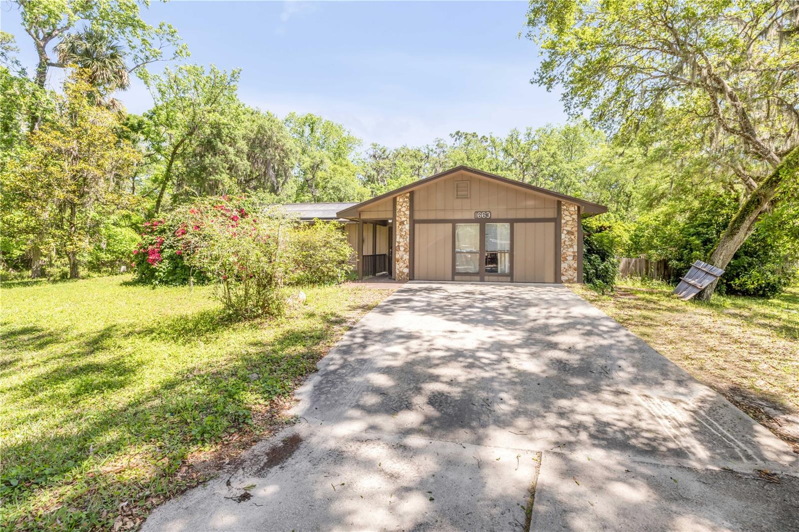 1663 HIDEAWAY LANE