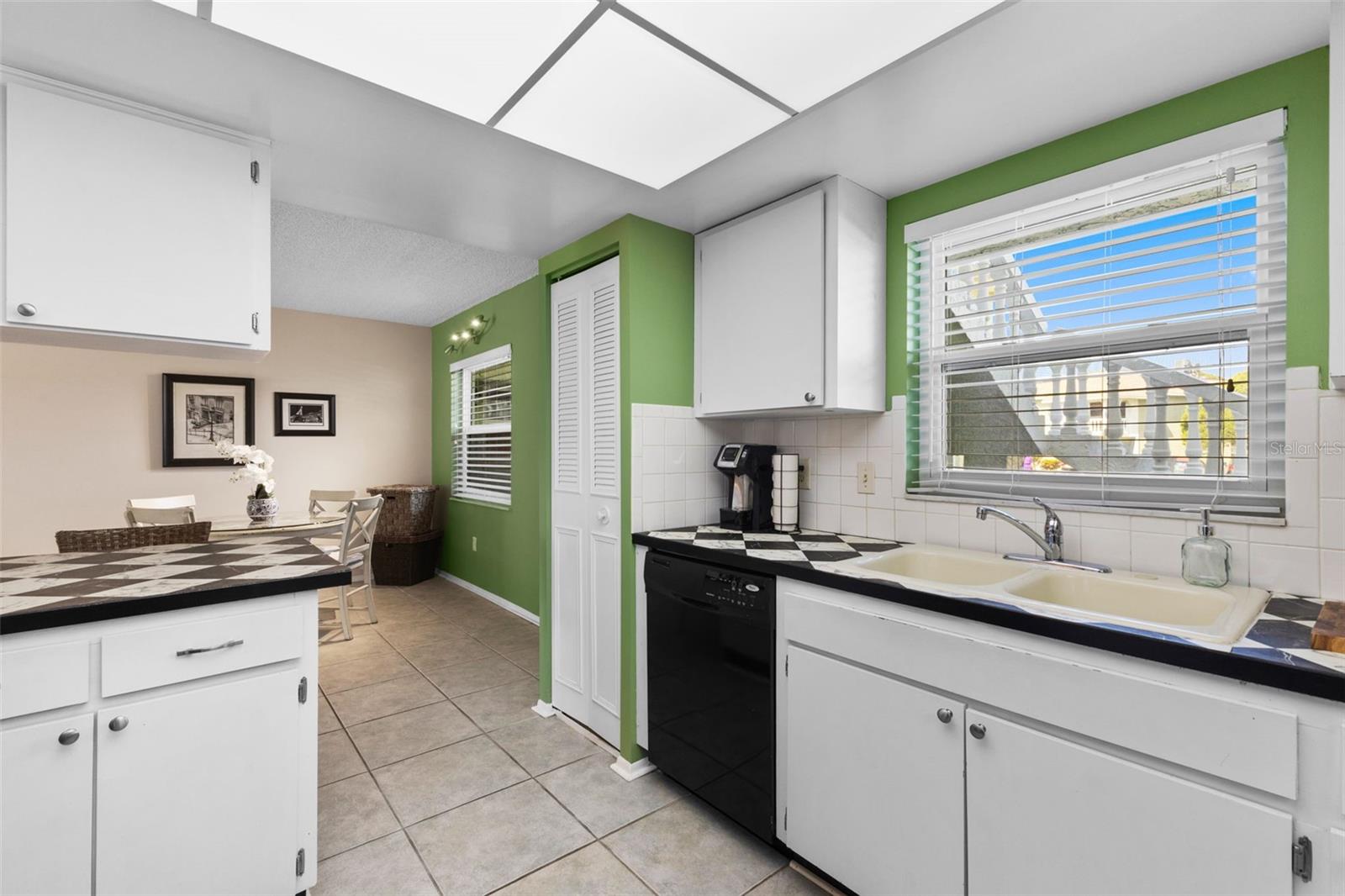 GREEN DOLPHIN PARK CONDO - Residential