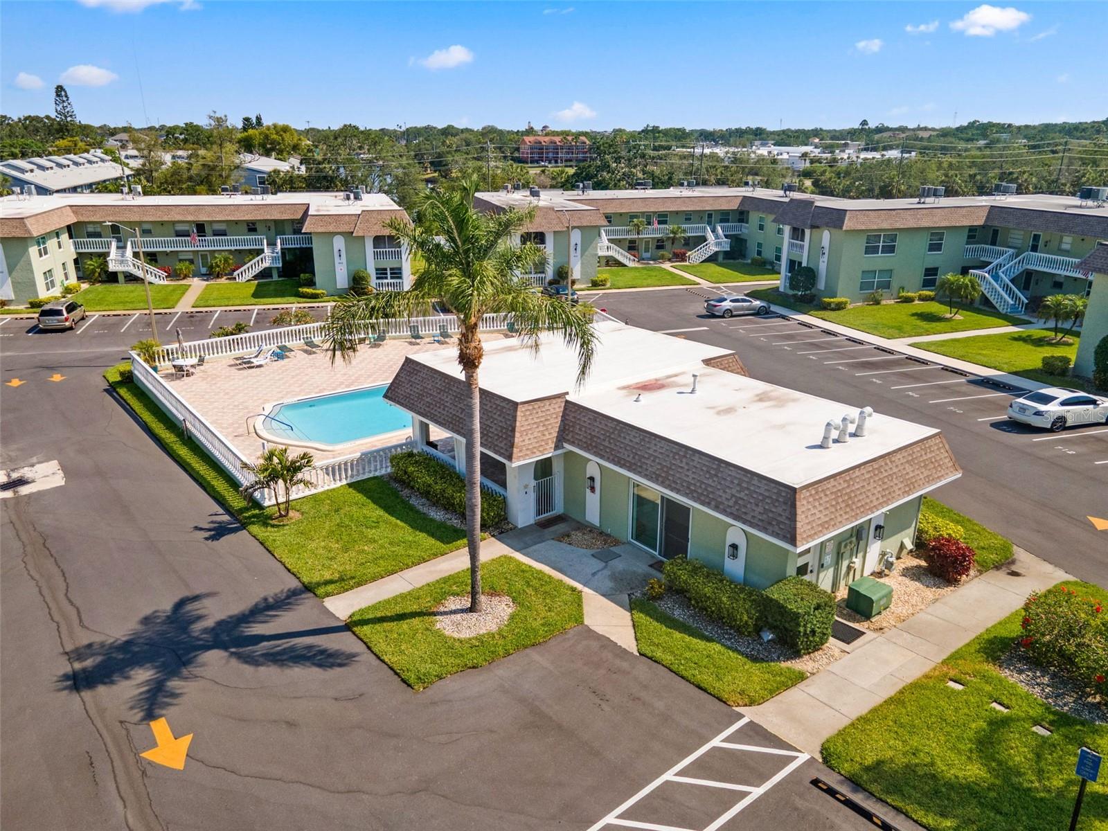 GREEN DOLPHIN PARK CONDO - Residential