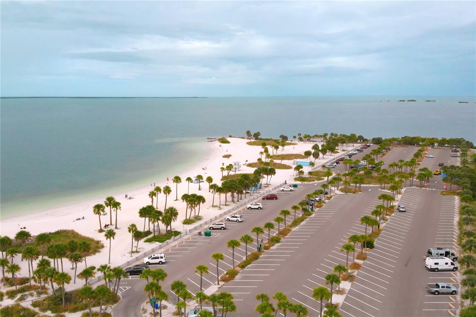 GREEN DOLPHIN PARK CONDO - Residential
