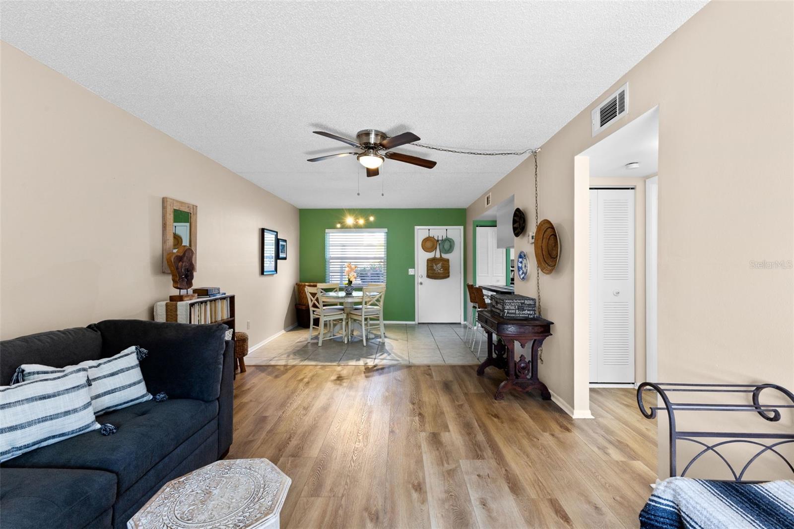 GREEN DOLPHIN PARK CONDO - Residential