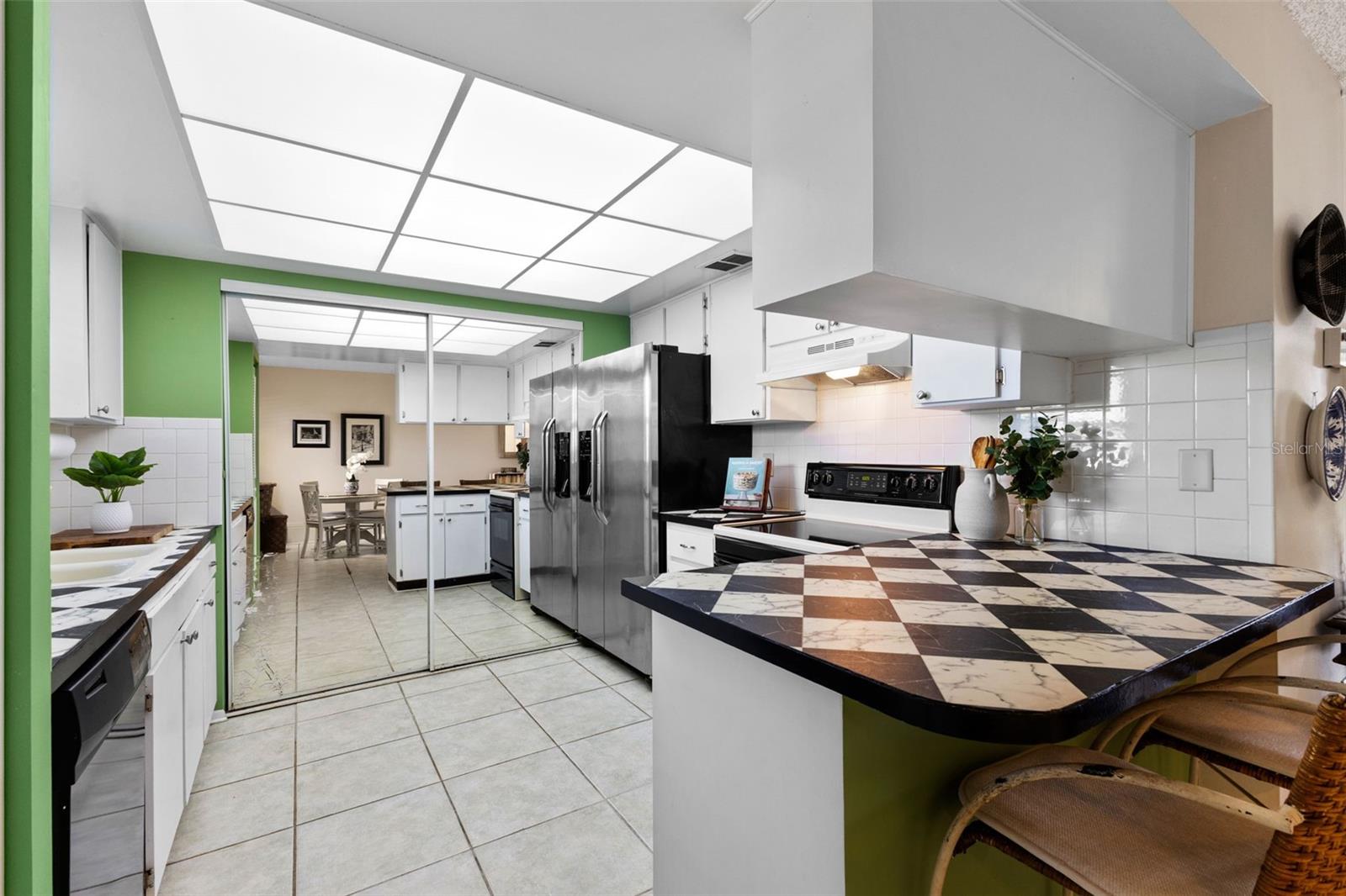 GREEN DOLPHIN PARK CONDO - Residential