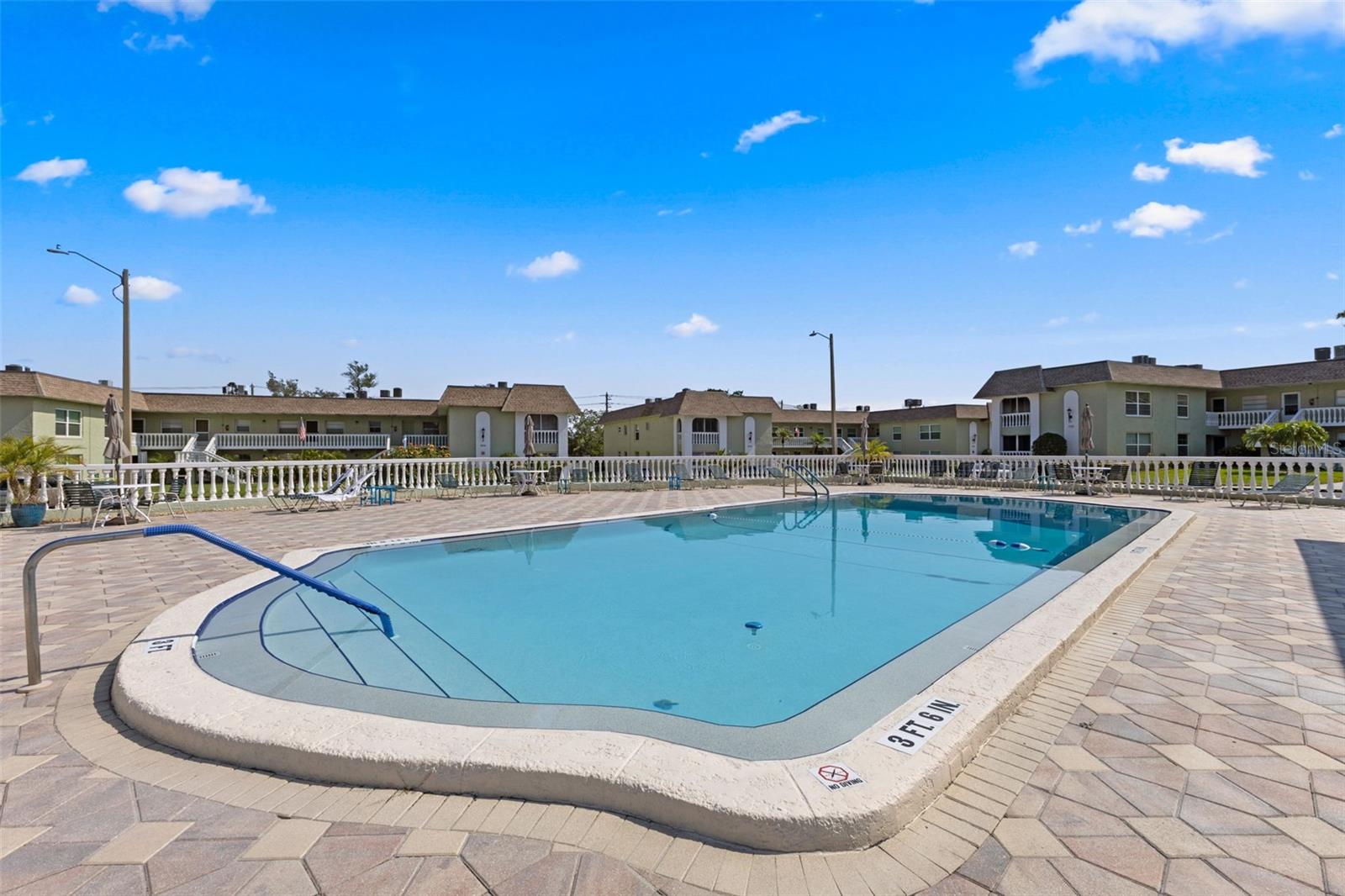 GREEN DOLPHIN PARK CONDO - Residential