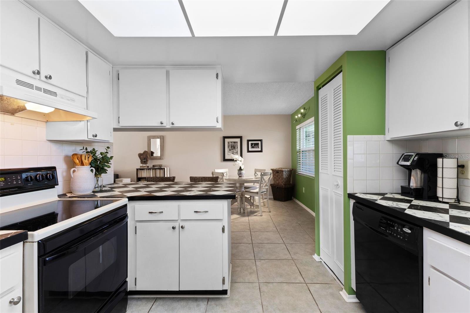 GREEN DOLPHIN PARK CONDO - Residential