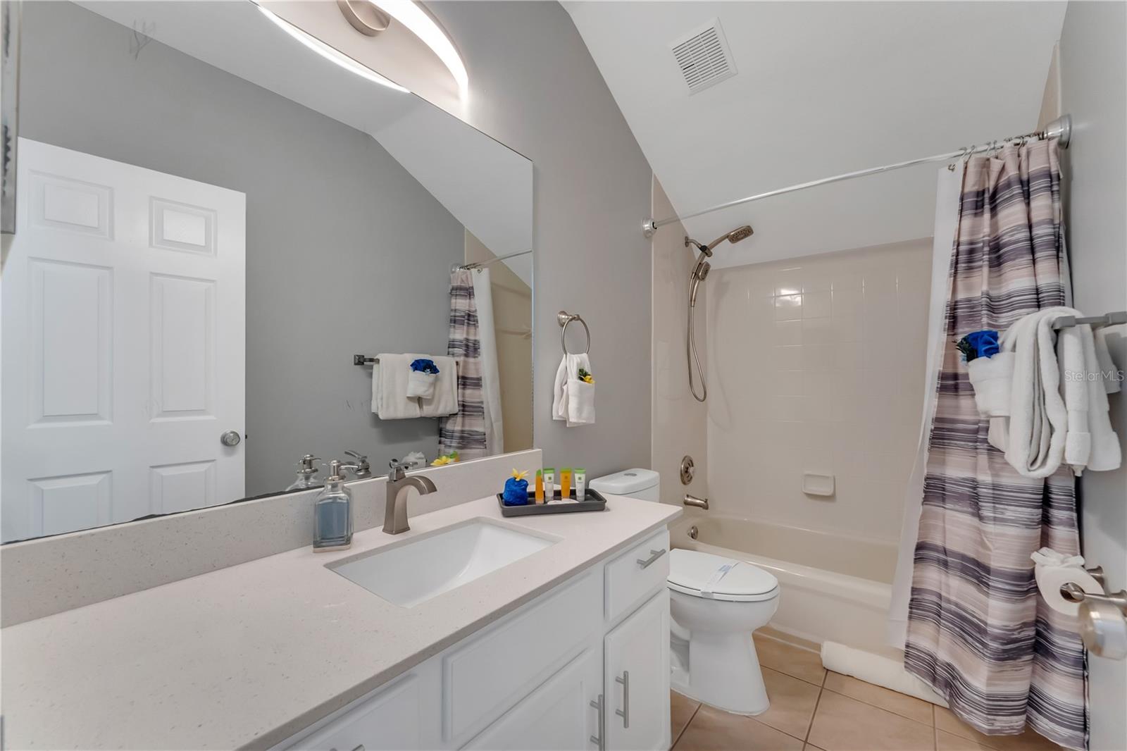 GLENBROOK SUB - Residential Lease