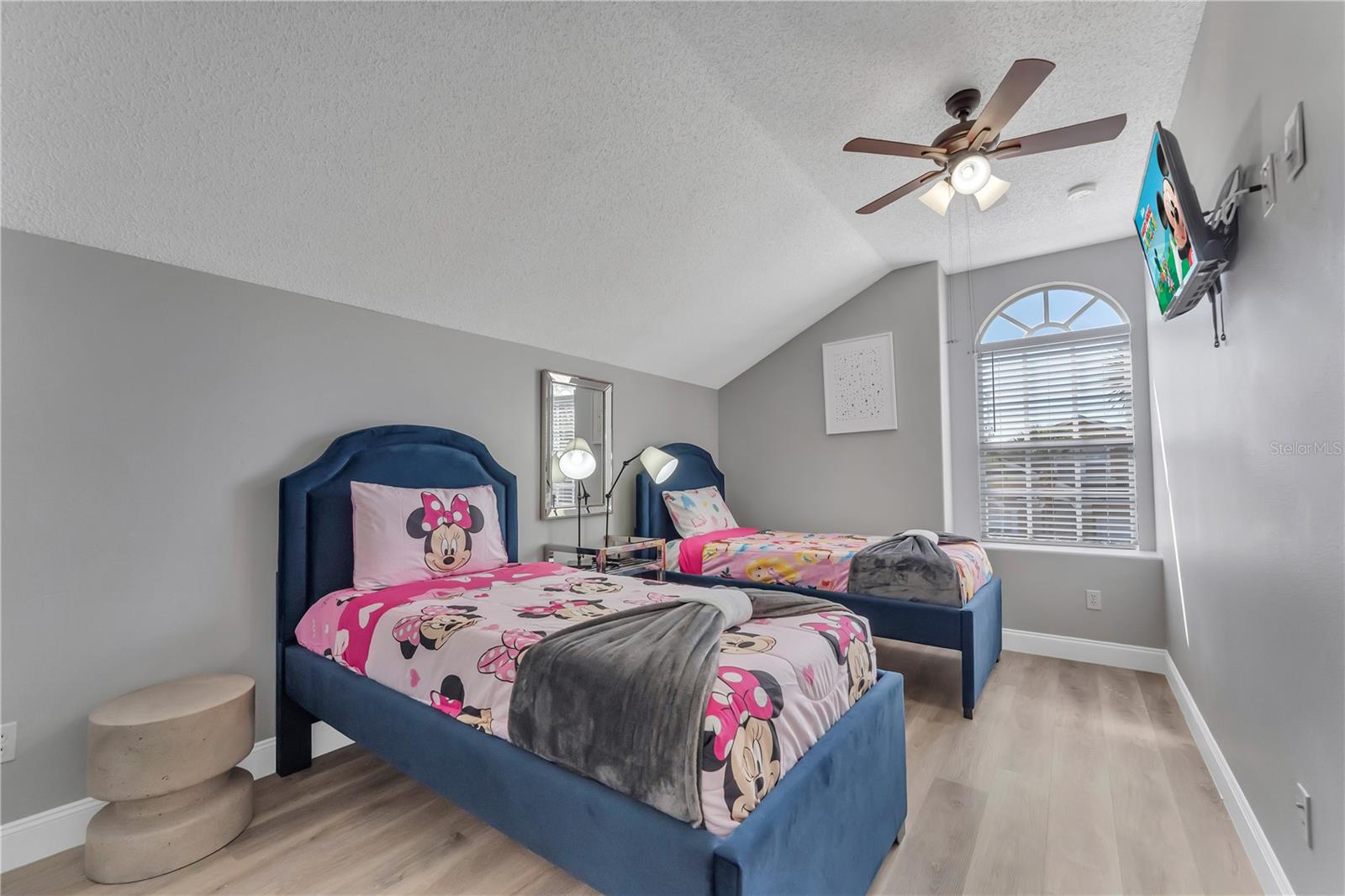 GLENBROOK SUB - Residential Lease