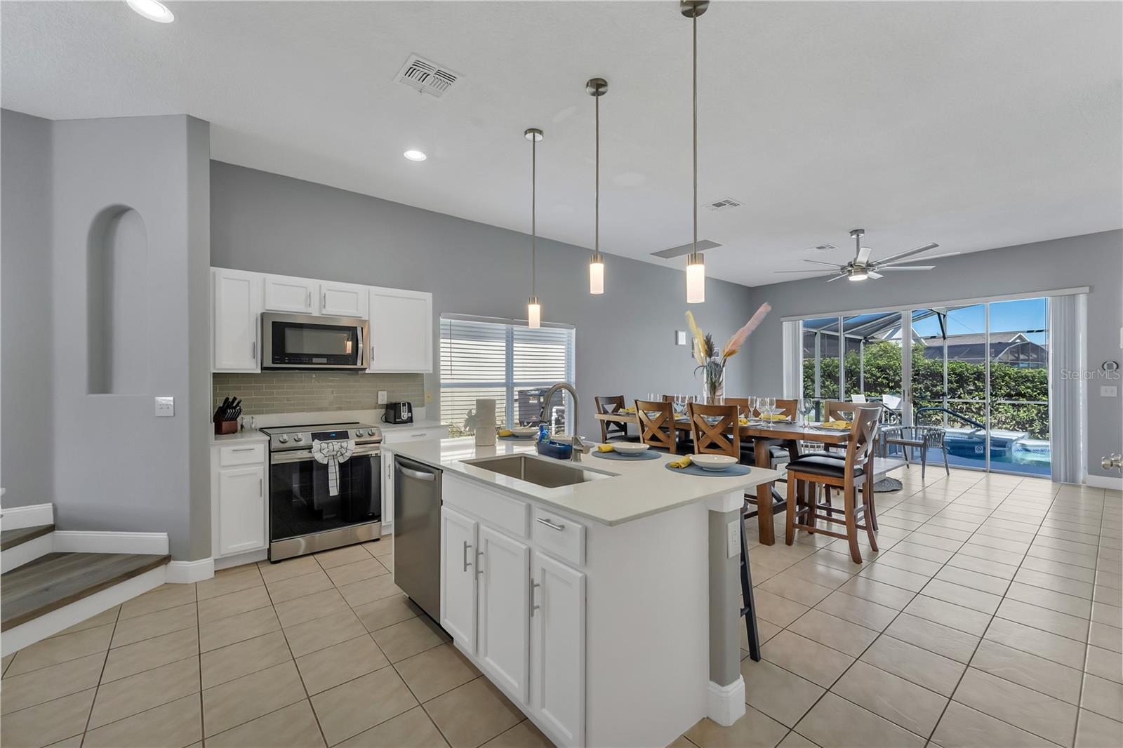 GLENBROOK SUB - Residential Lease