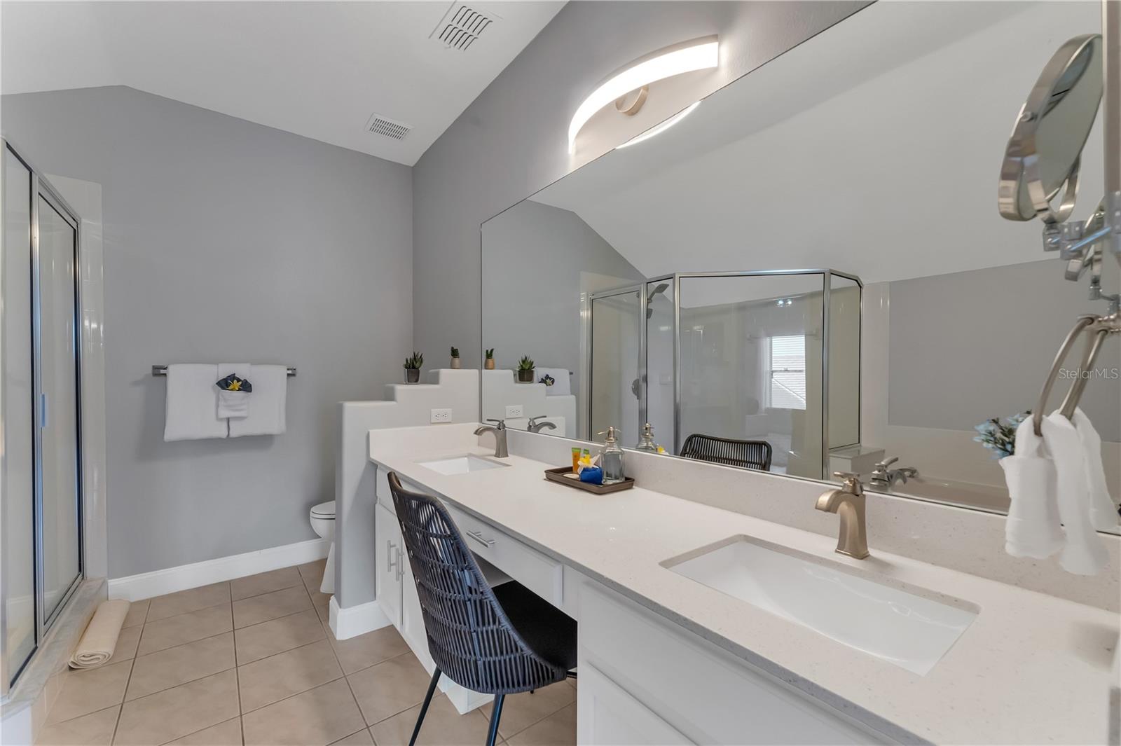 GLENBROOK SUB - Residential Lease