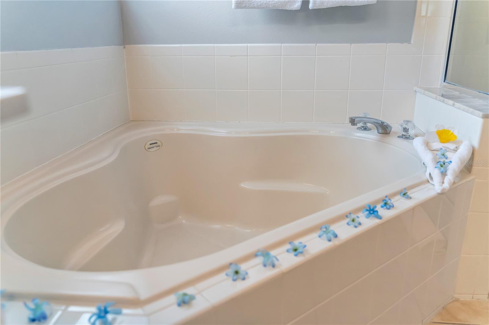 GLENBROOK SUB - Residential Lease