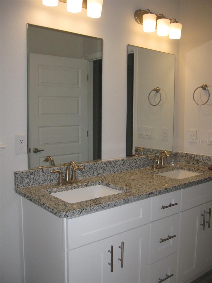 PRESERVE/LAUREL LAKE - Residential