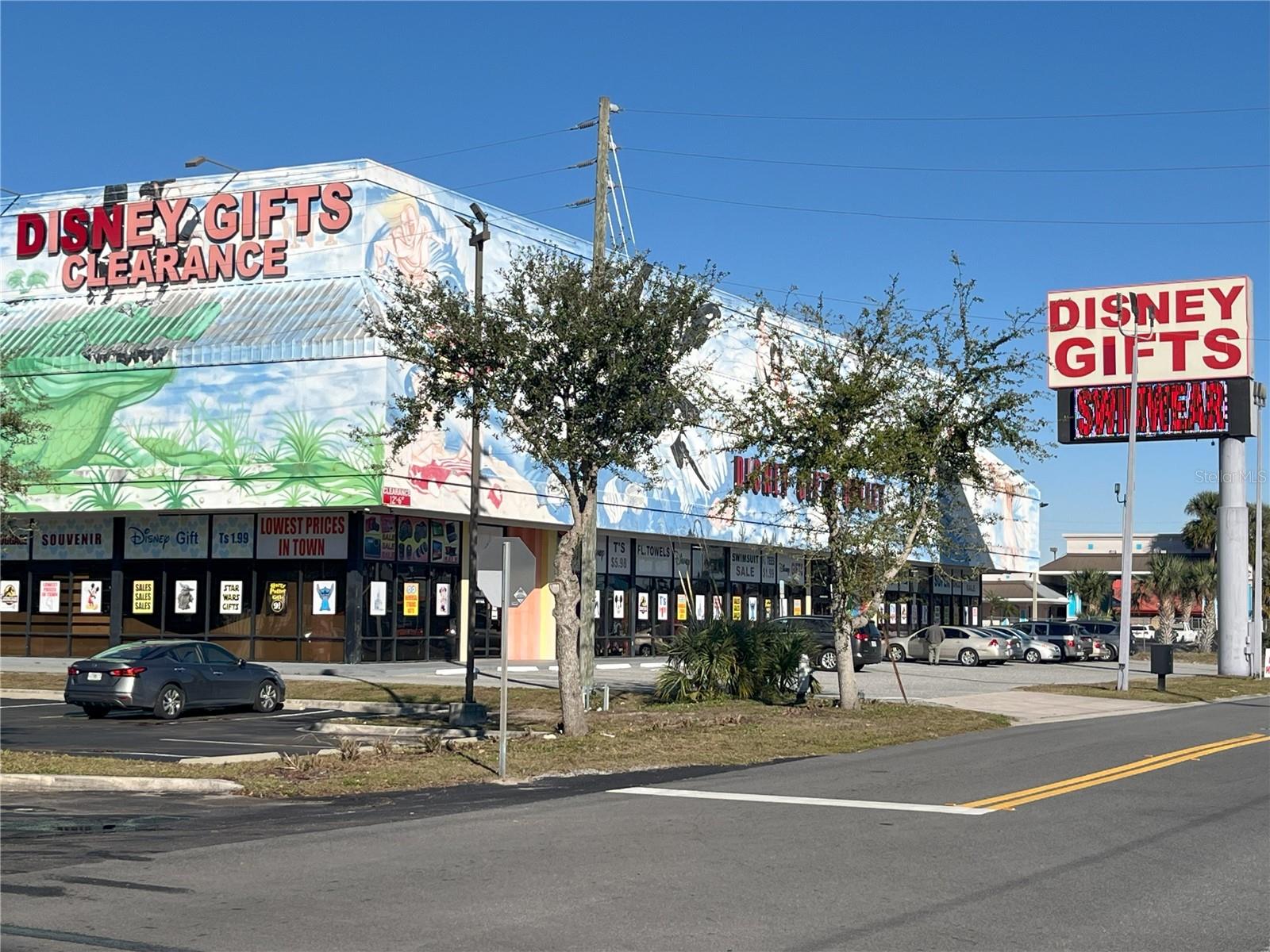 FANTASYWORLD CLUB VILLAS UNIT 1 - Residential