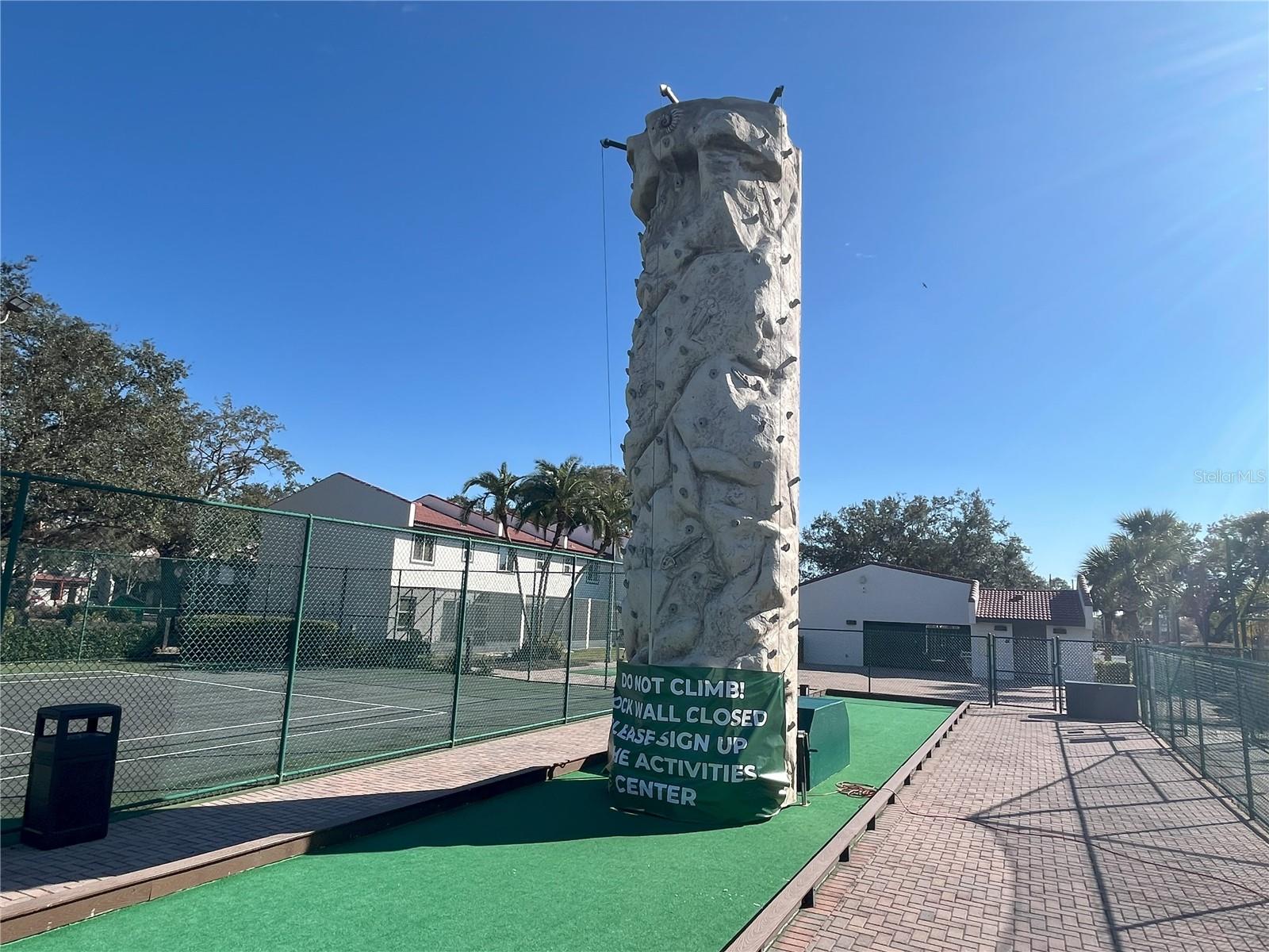 FANTASYWORLD CLUB VILLAS UNIT 1 - Residential