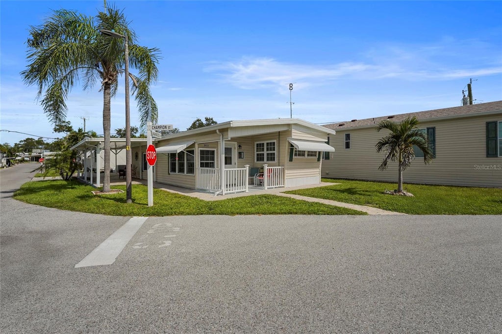 Photo of 2055 Champion Street, Sarasota, FL 34231 (MLS # A4707133)