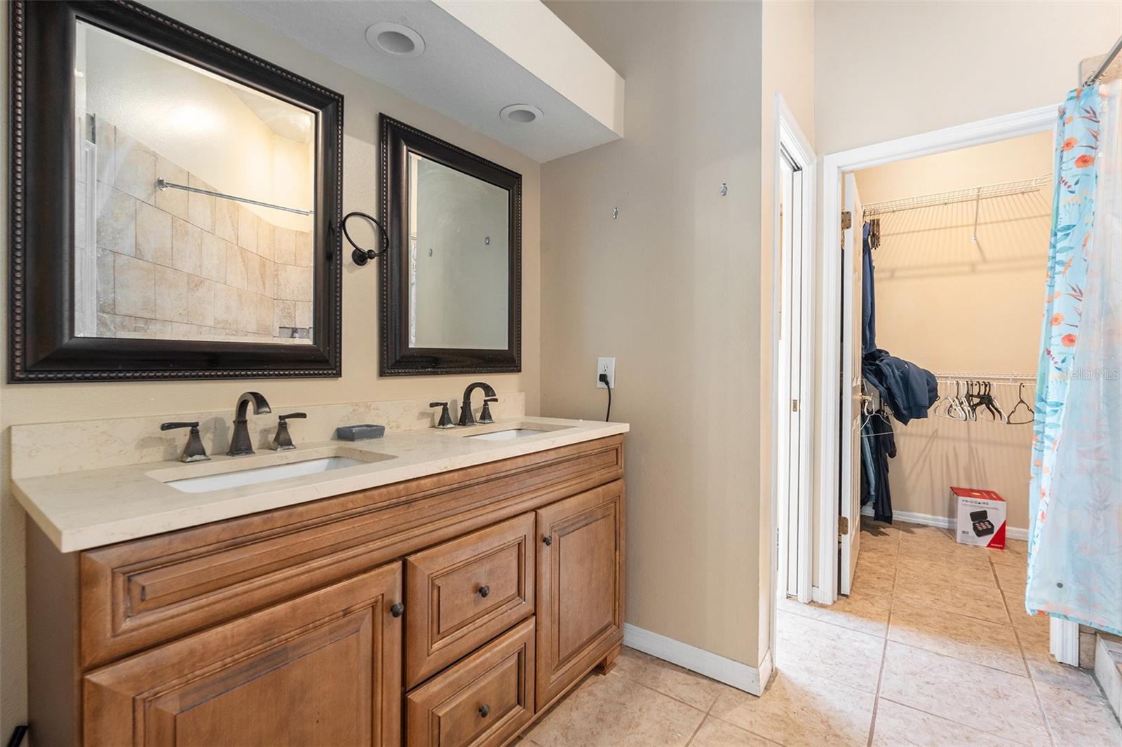 OAKDALE RIVERVIEW ESTATES UN 3 - Residential