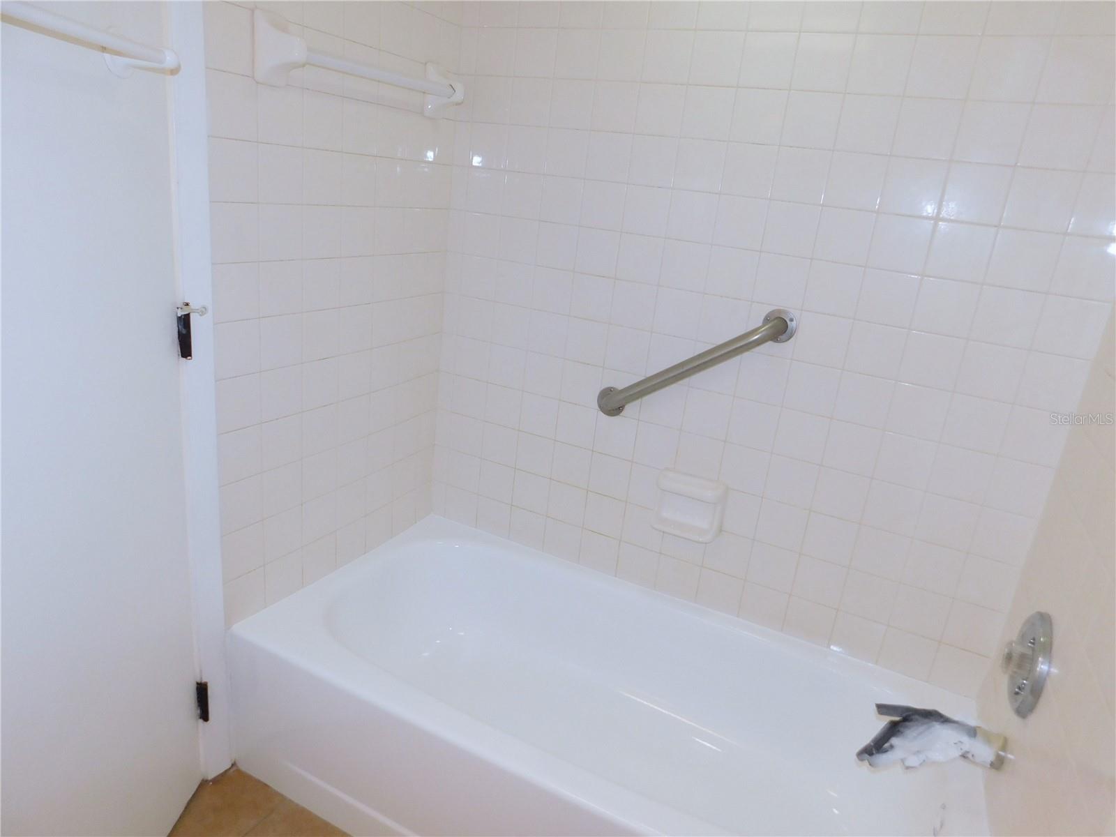 MEADOWS CONDO AT EAST LAKE WOODLANDS - Residential Lease