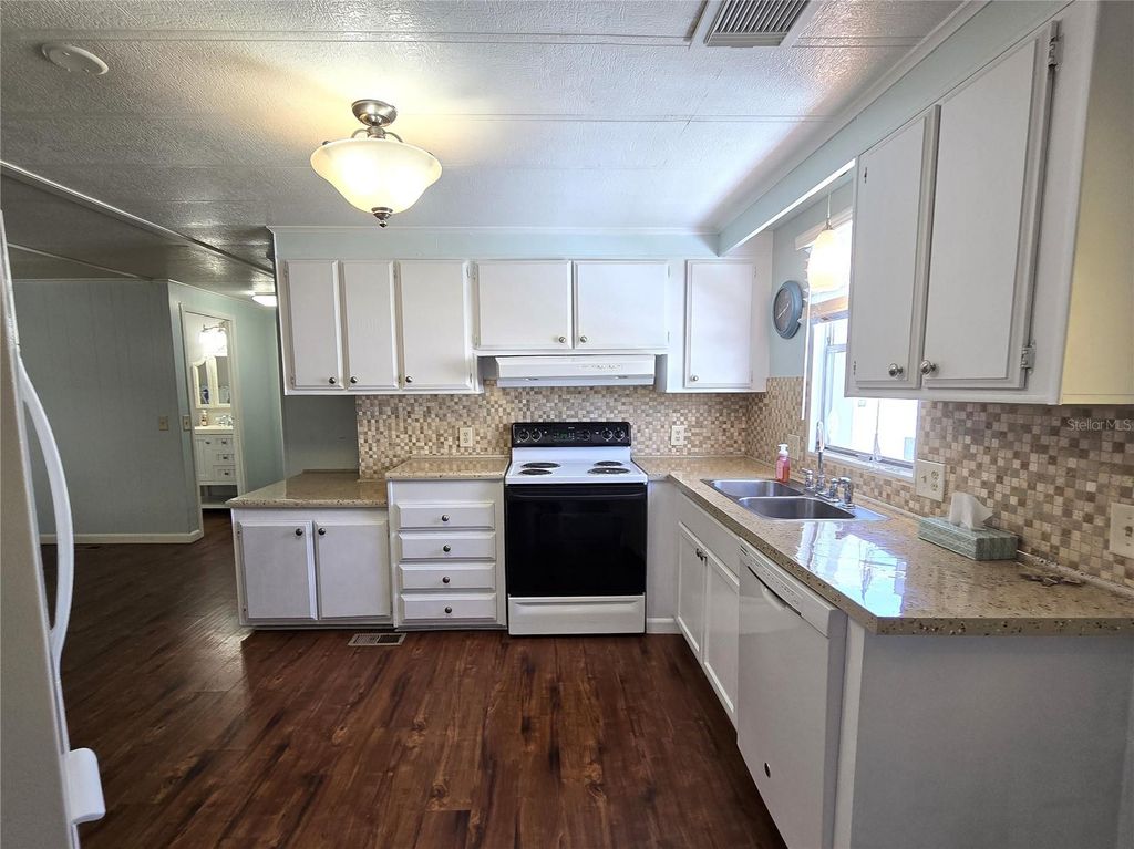 Photo of 6710 36th Avenue E #37, Palmetto, FL 34221 (MLS # A4665377)