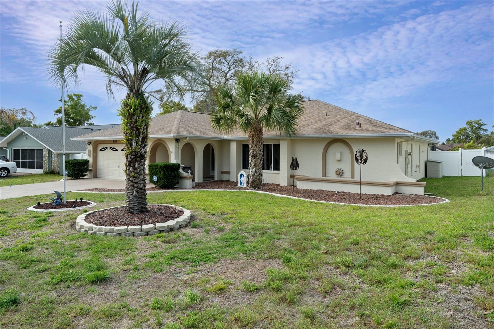 8158 WINDING OAK LANE