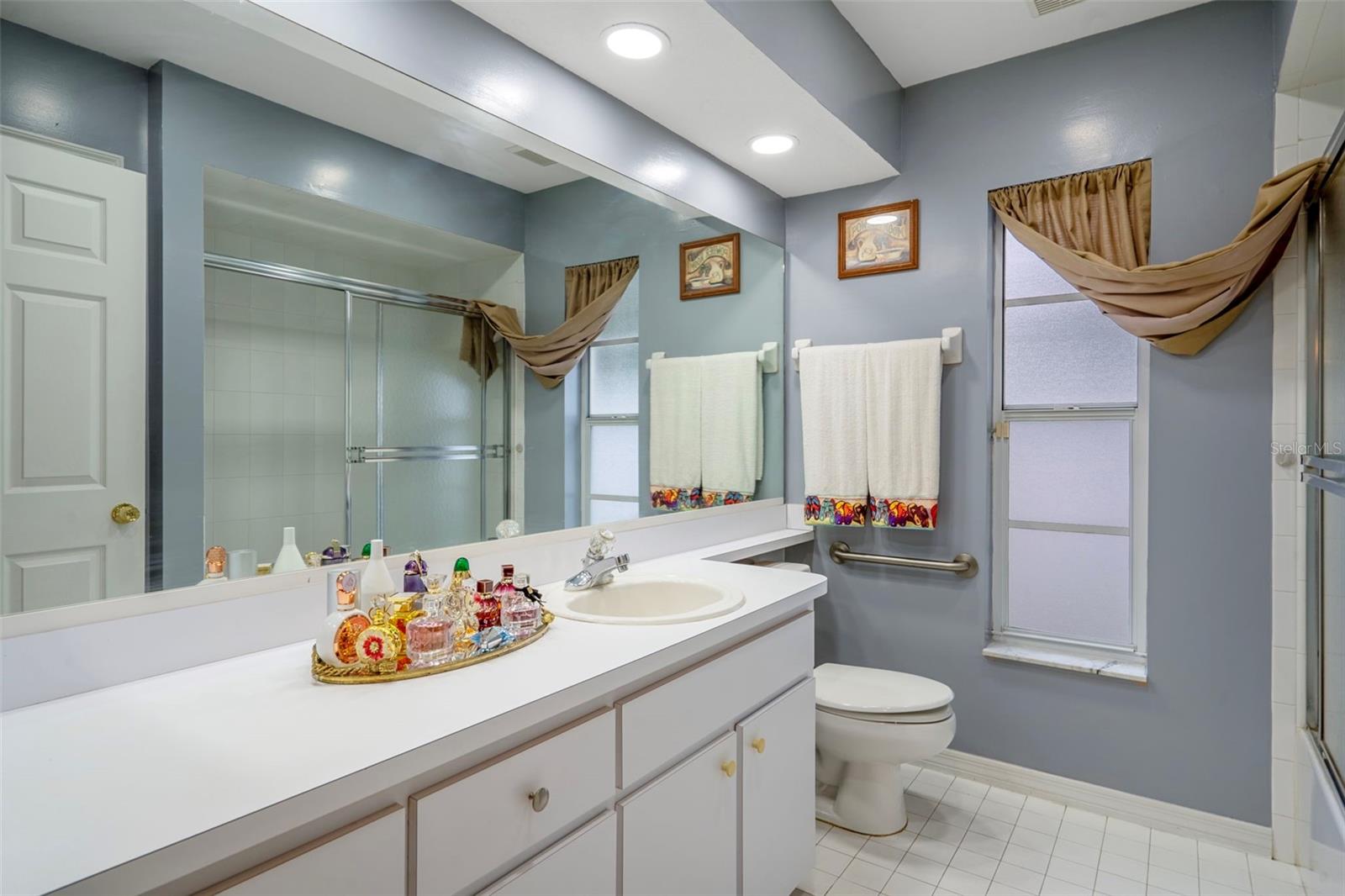 BERKELEY MANOR - Residential