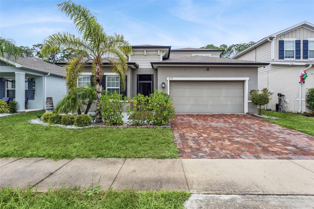 Photo of 297 Siesta Vista Court, Davenport, FL 33896 (MLS # O6366301)