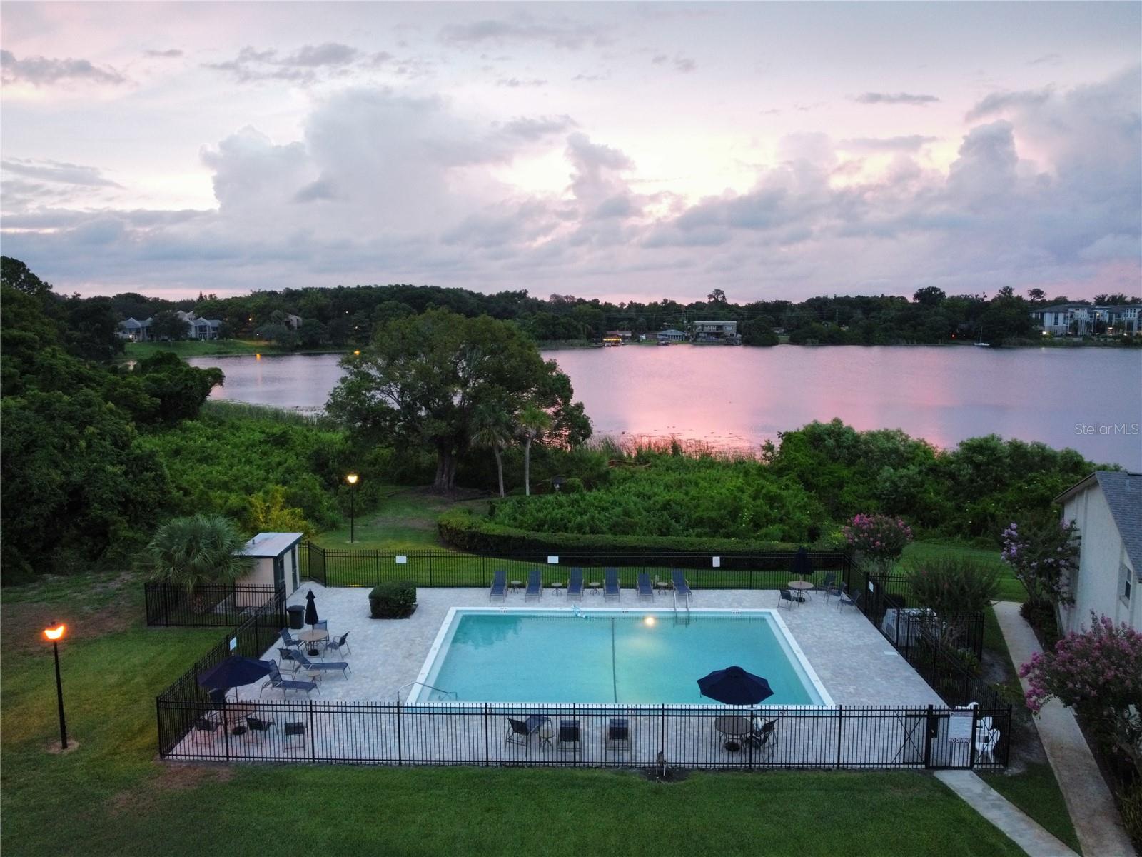 PARK LAKE GROVE CONDO PH D - Residential