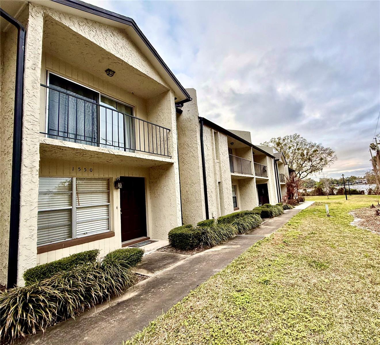 PARK LAKE GROVE CONDO PH D - Residential