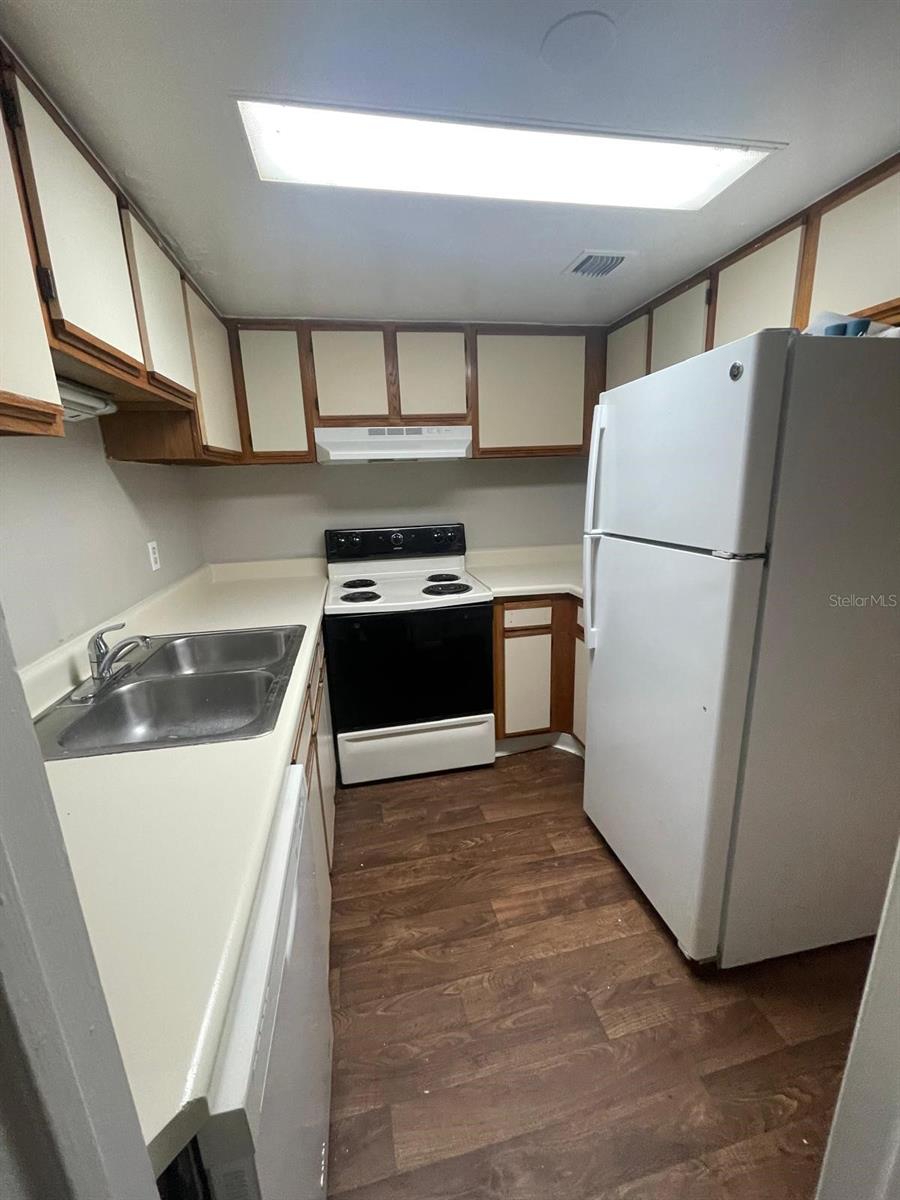 4149 S SEMORAN BOULEVARD 15