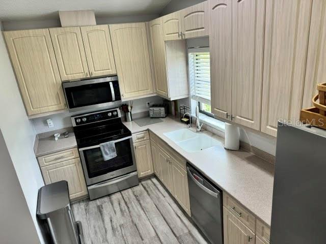 MEADOWOOD - Residential