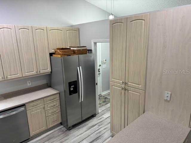 MEADOWOOD - Residential