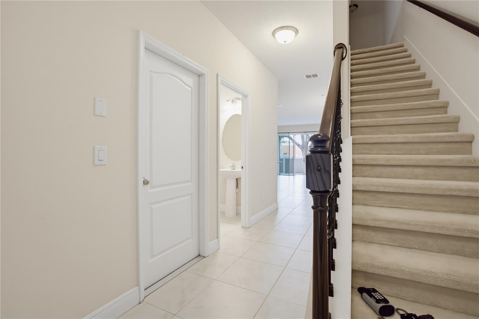 7498 ALOMA PINES COURT
