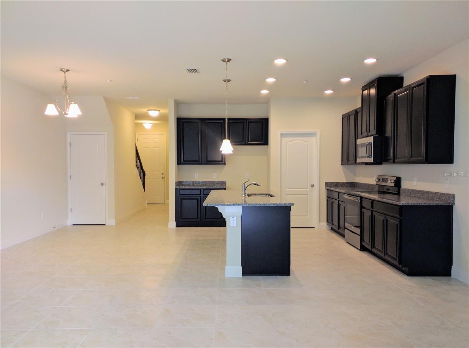 7498 ALOMA PINES COURT