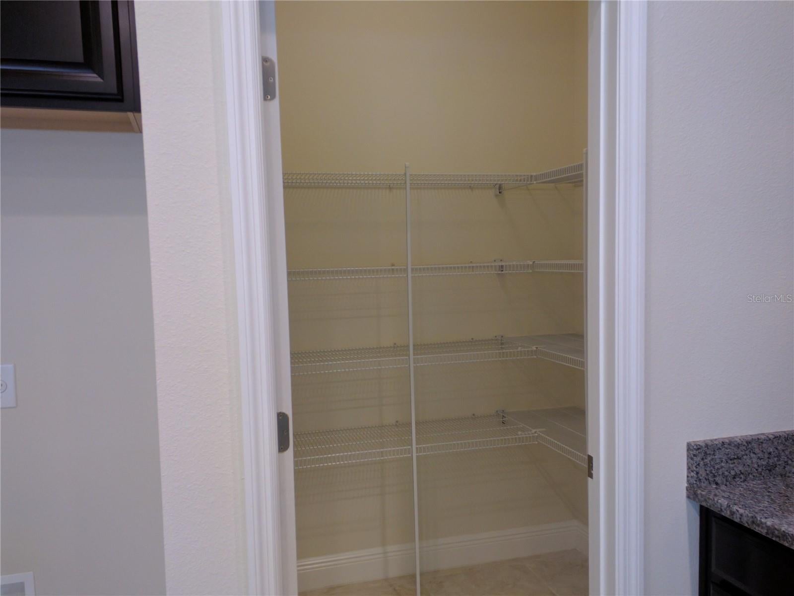 7498 ALOMA PINES COURT