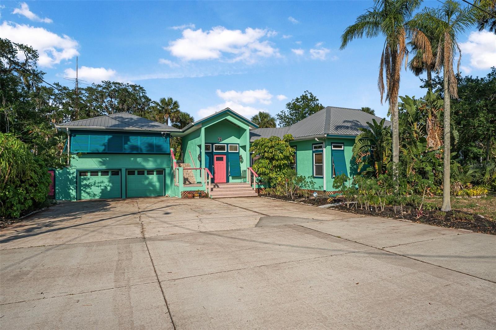 61 E BAYSHORE DRIVE