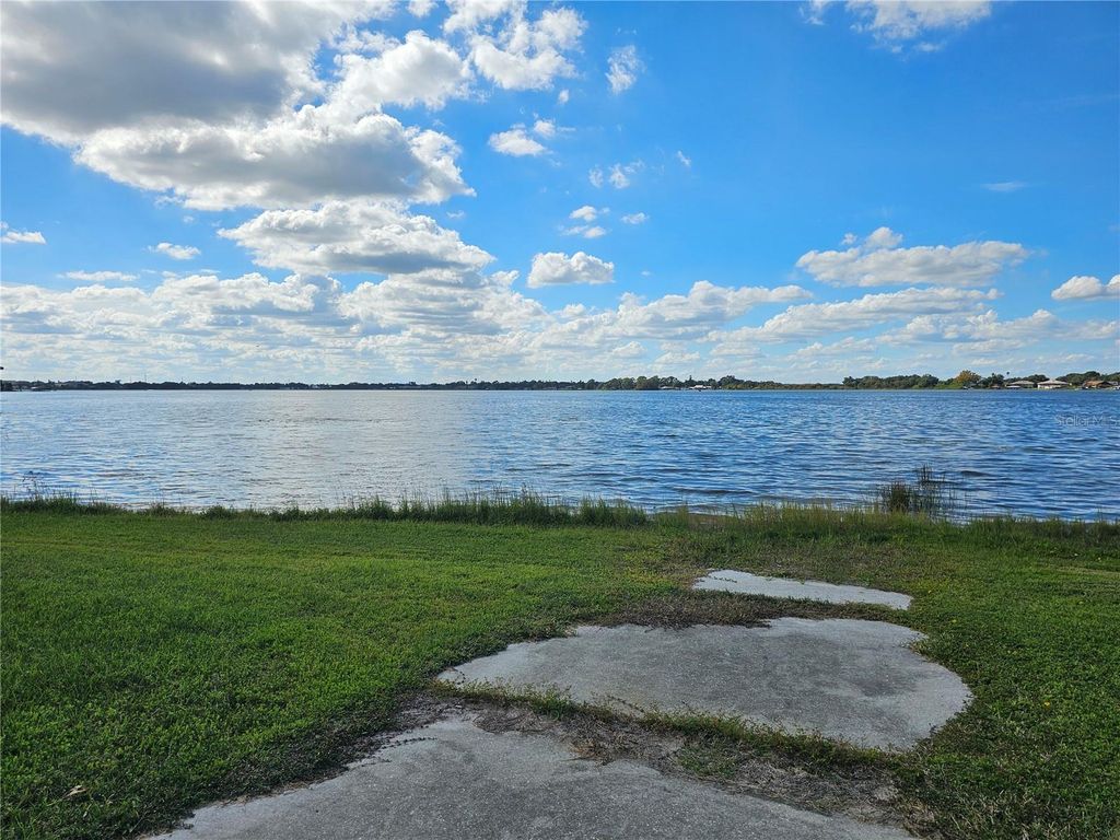 Photo of 3723 Osborn Harbor Ln, Winter Haven, FL 33881 (MLS # P4936984)