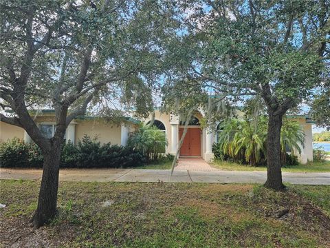 Photo of 3723 Osborn Harbor Ln, Winter Haven, FL 33881 (MLS # P4936984)