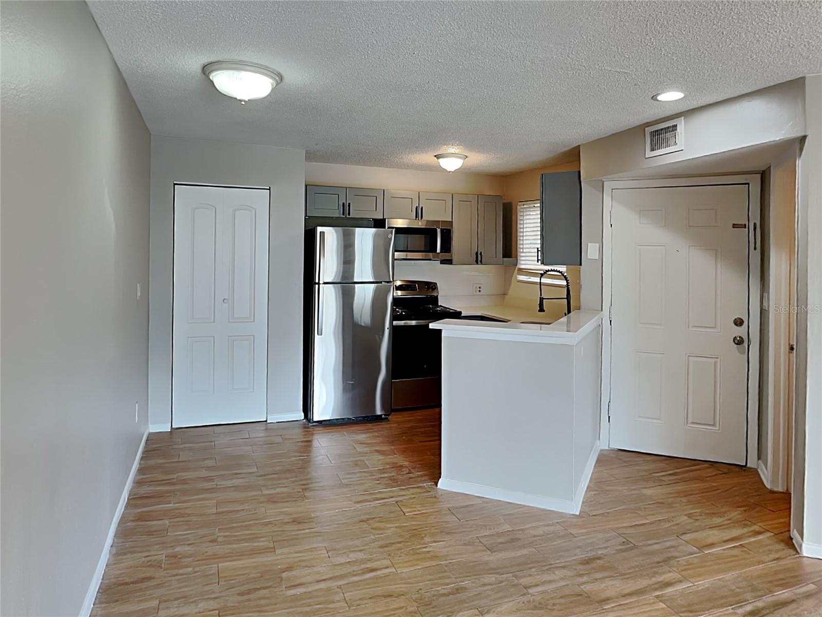 PLAZA/MILLENIUM - Residential Lease