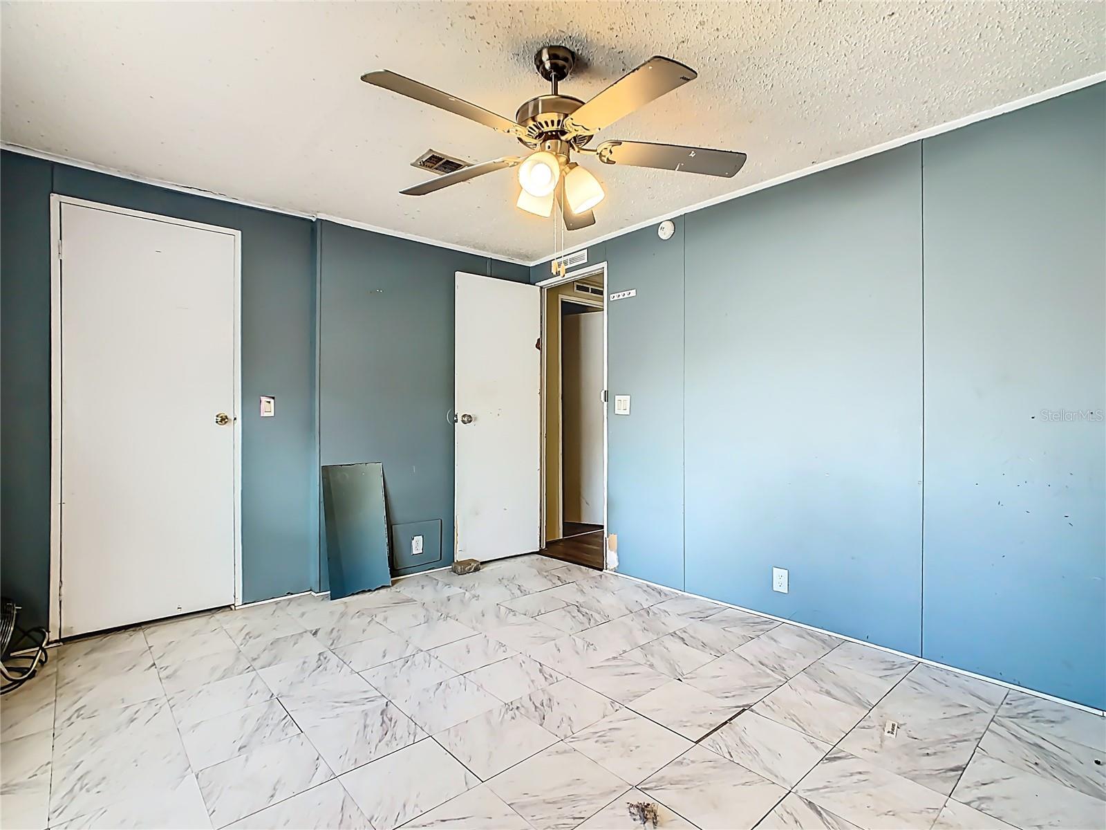 SHADY HAMMOCK - Residential